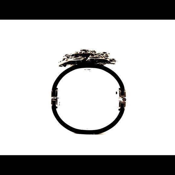 Authentic Chanel Festival Camelia Hinged Cuff - Picture 4 of 9